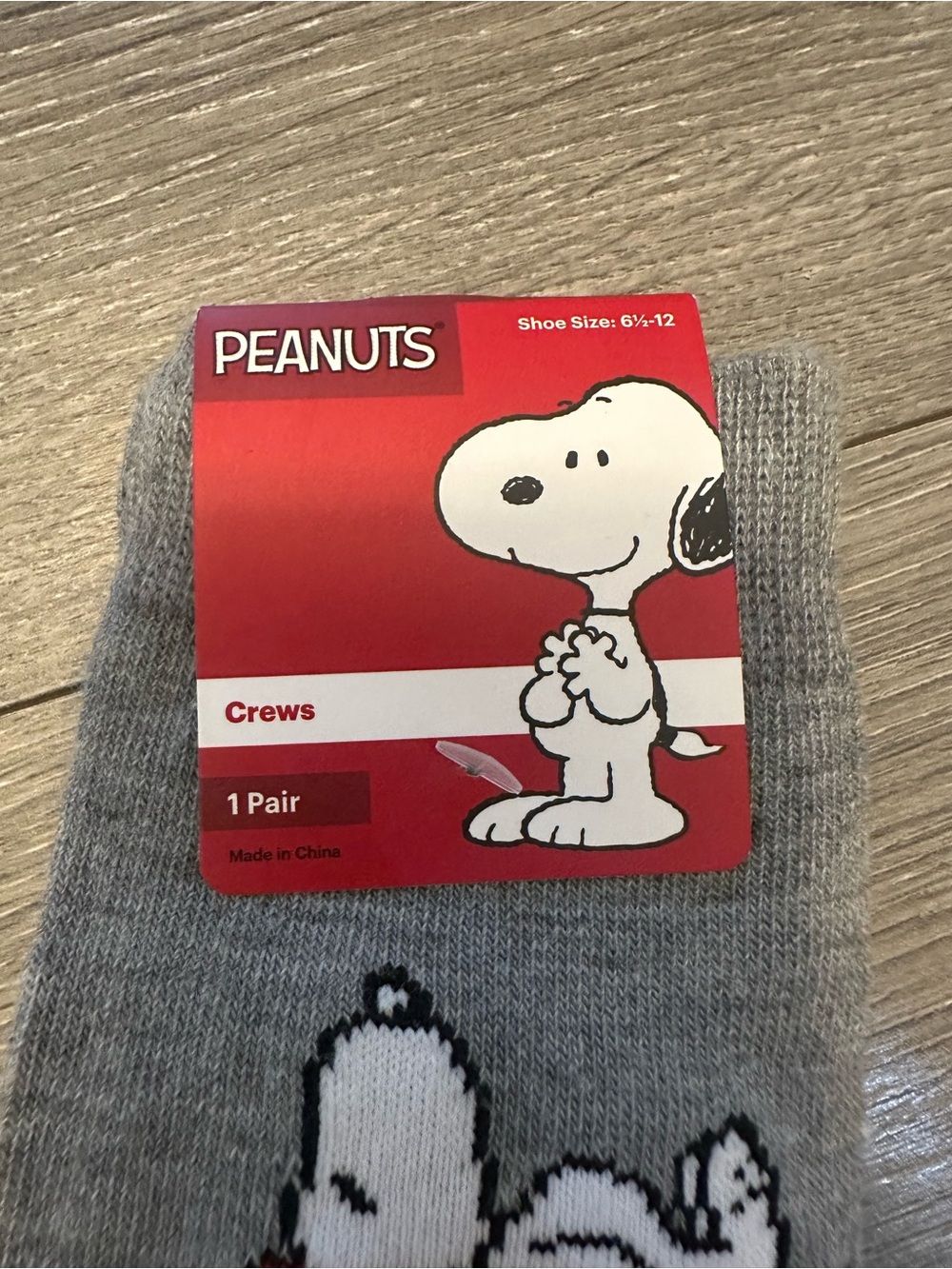 Peanuts Gray Snoopy Crew Socks with rainbow accents size 6 1/2 to 12 - Picture 2 of 3